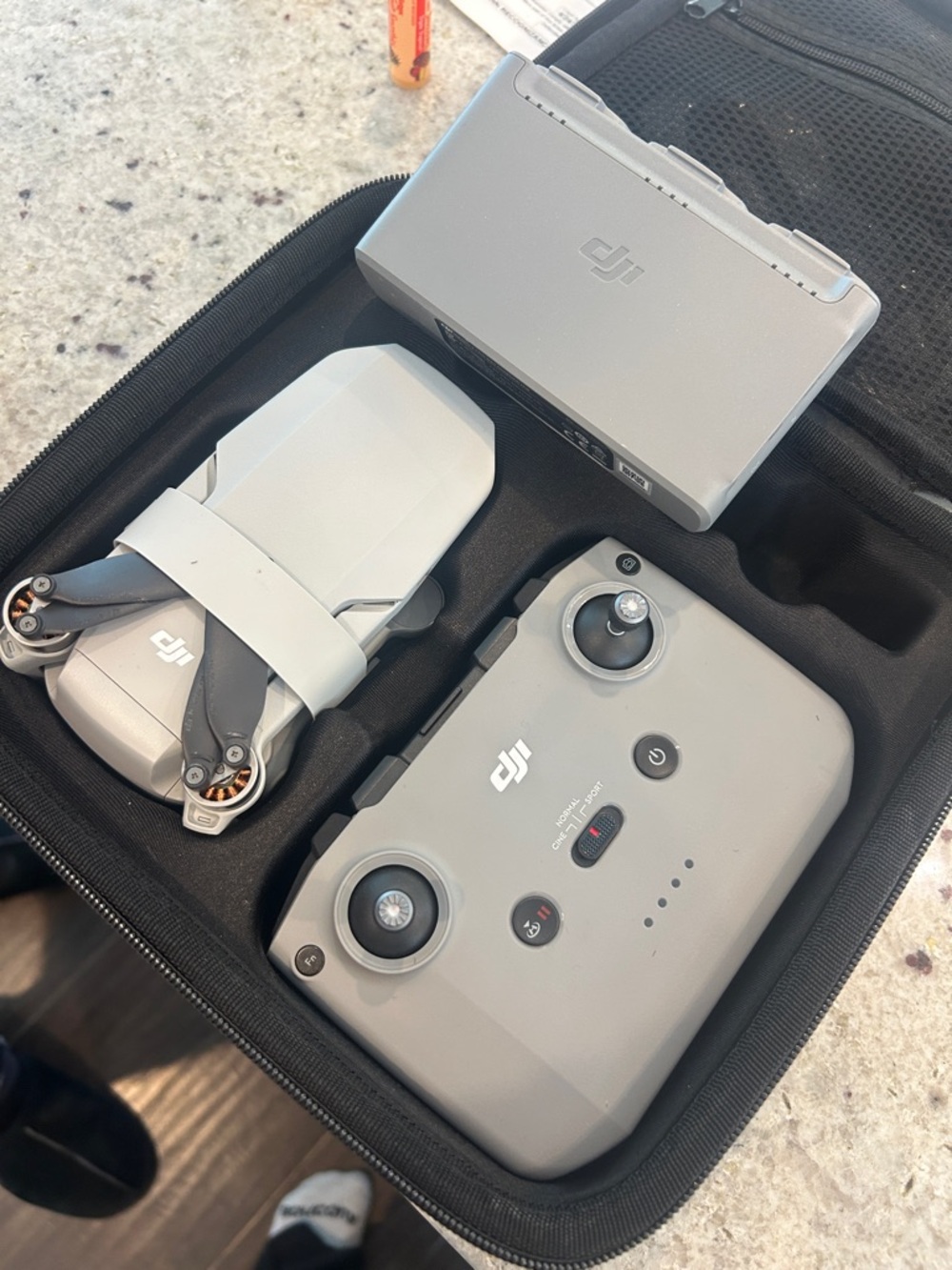 DJI Mini 2 Drone with box - Picture 2 of 8